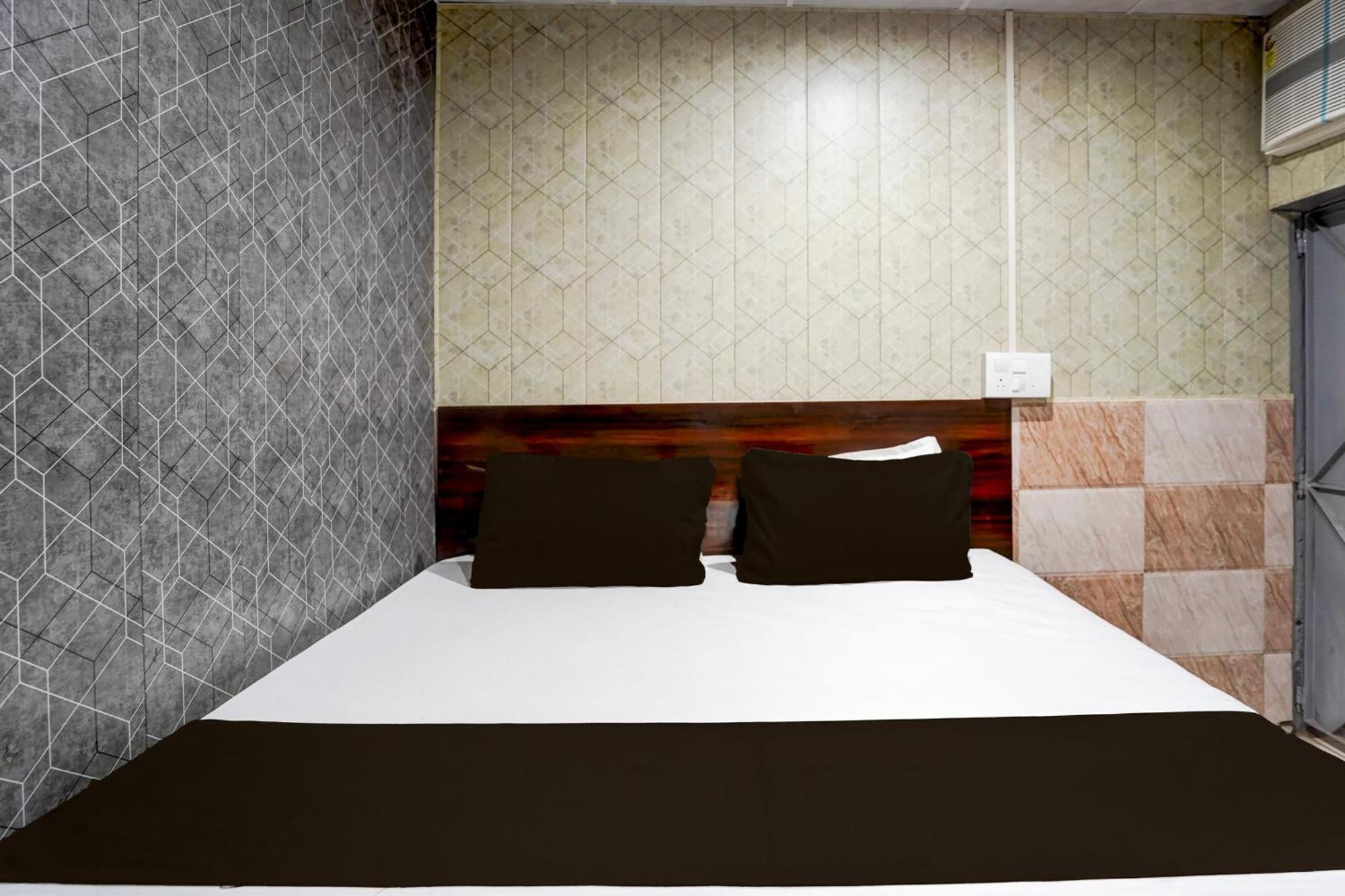Hotel O Anant Ghaziabad Eksteriør bilde
