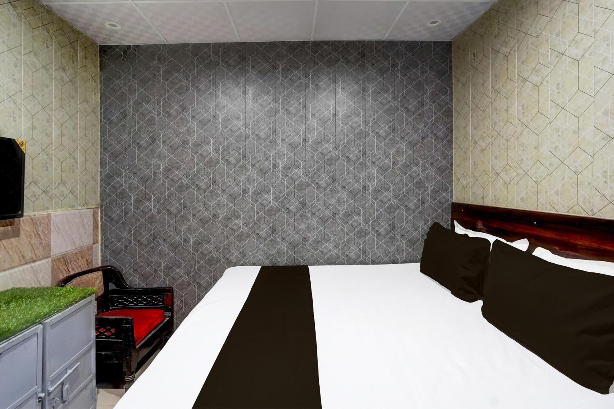 Hotel O Anant Ghaziabad Eksteriør bilde