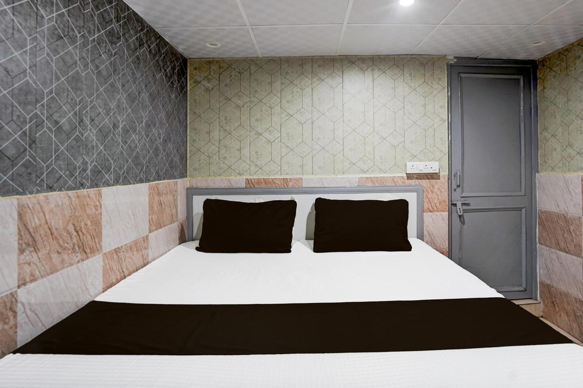 Hotel O Anant Ghaziabad Eksteriør bilde